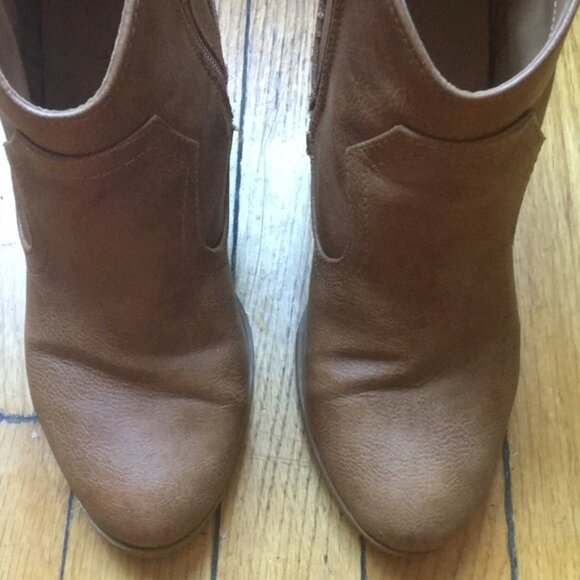 Brown faux leather ankle booties - Picture 2 of 3